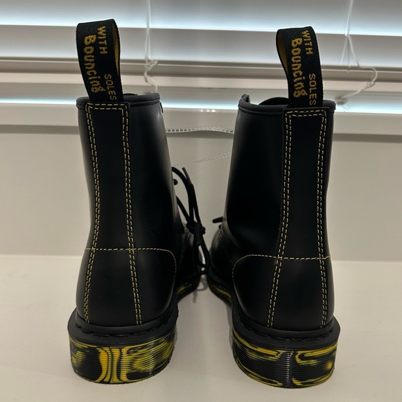 Dr. Martens DM Doc 1460 LEATHER LACE UP COMBAT BOOTS Black Yellow Punk W 10 M 9 - Picture 7 of 12